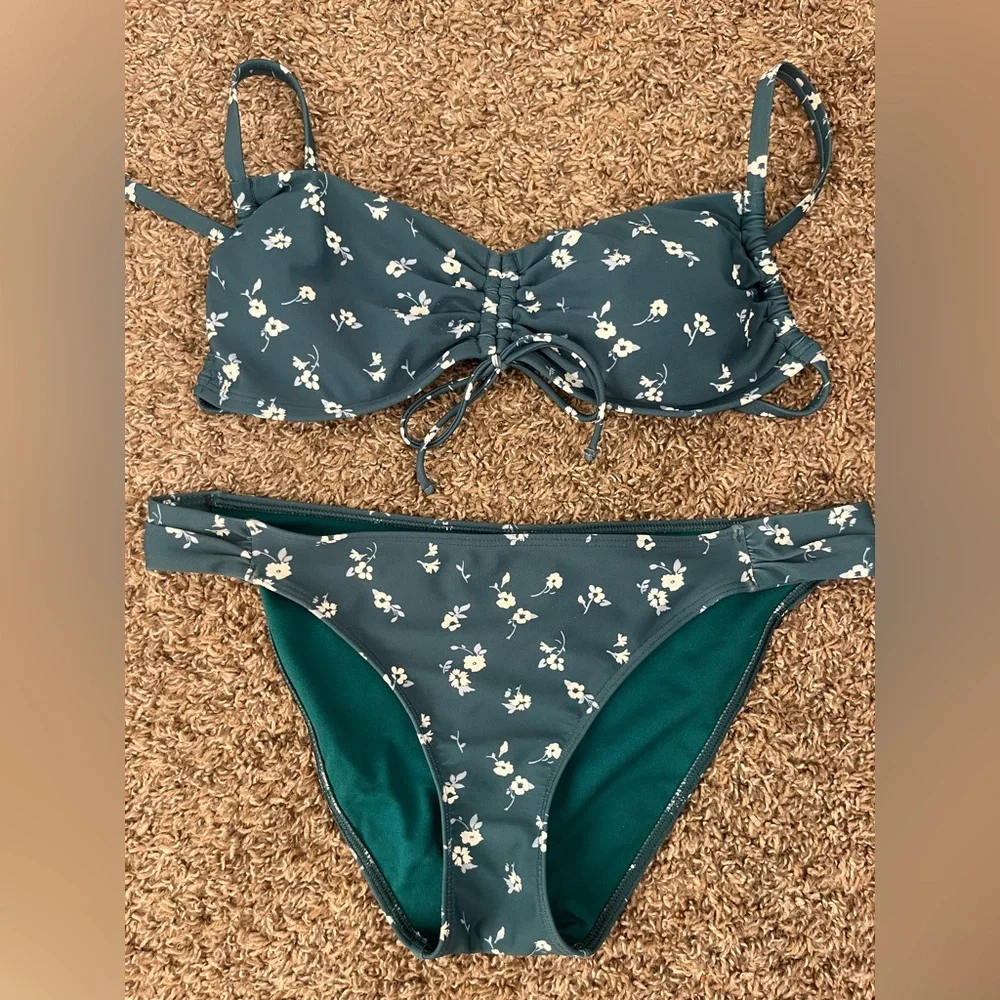HOLLISTER Size Medium Green Floral Scrunch- back Cheeky Beach Summer Bikini Set - Picture 2 of 6